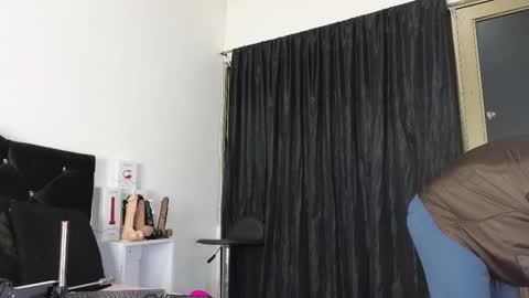 Snapshot of john_and_louis chatting on February 15, 2025, 11:06 am John online show from February 15, 2025, 11:06 am