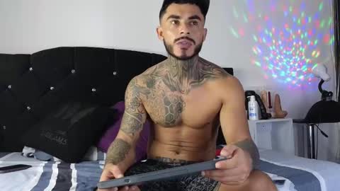 Snapshot of john_and_louis chatting on March 3, 2025, 7:06 pm John online show from March 3, 2025, 7:06 pm