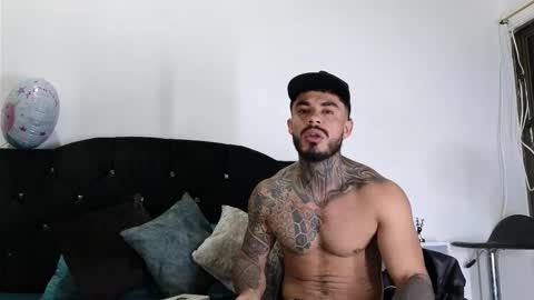 Snapshot of john_and_louis chatting on September 19, 2025, 11:00 am John online show from September 19, 2025, 11:00 am