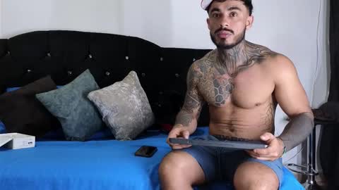 Snapshot of john_and_louis chatting on October 3, 2025, 10:56 am John online show from October 3, 2025, 10:56 am