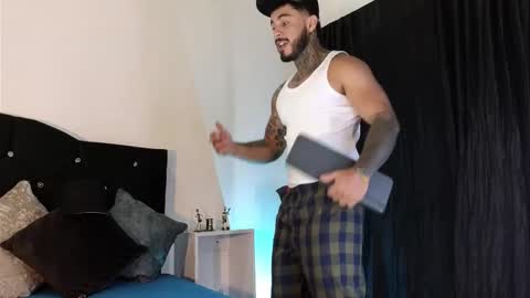 Snapshot of john_and_louis chatting on October 11, 2025, 11:09 am John online show from October 11, 2025, 11:09 am