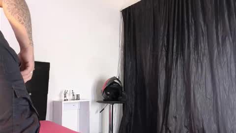 Snapshot of john_and_louis chatting on October 15, 2025, 11:10 am John online show from October 15, 2025, 11:10 am