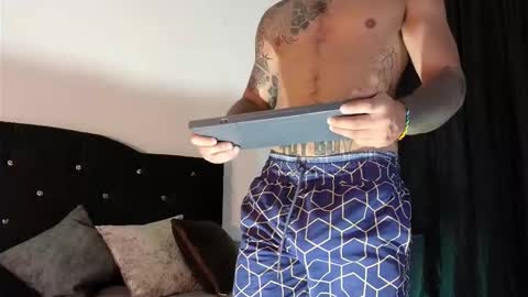 Snapshot of john_and_louis chatting on October 18, 2025, 11:00 am John online show from October 18, 2025, 11:00 am