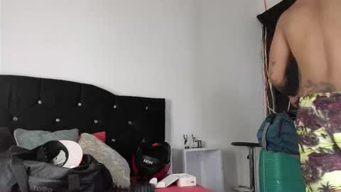 Snapshot of john_and_louis chatting on October 20, 2025, 10:59 am John online show from October 20, 2025, 10:59 am