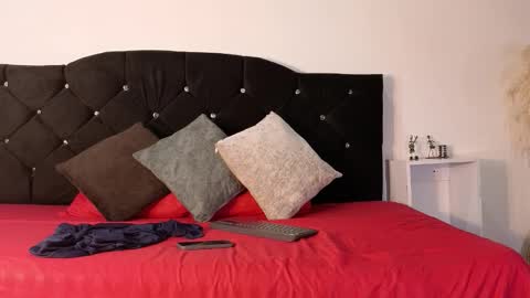 Snapshot of john_and_louis chatting on November 5, 2025, 10:59 am John online show from November 5, 2025, 10:59 am