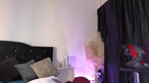 Snapshot of john_and_louis chatting on November 12, 2025, 11:10 am John online show from November 12, 2025, 11:10 am