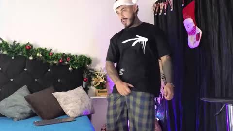 Snapshot of john_and_louis chatting on November 14, 2025, 11:20 am John online show from November 14, 2025, 11:20 am