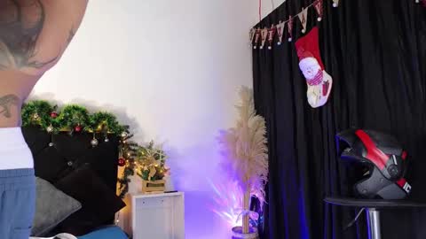 Snapshot of john_and_louis chatting on November 26, 2025, 11:11 am John online show from November 26, 2025, 11:11 am