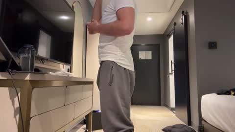 Snapshot of johnfitzzzzz chatting on October 27, 2025, 12:53 pm J online show from October 27, 2025, 12:53 pm