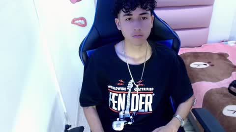 Snapshot of johnny_cagee chatting on December 2, 2024, 4:09 am johnny_cagee online show from December 2, 2024, 4:09 am