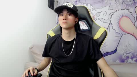 Snapshot of johnny_cagee chatting on January 7, 2025, 3:35 am johnny_cagee online show from January 7, 2025, 3:35 am