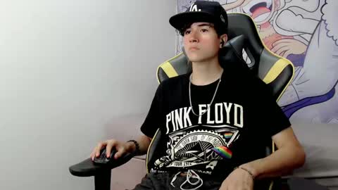 Snapshot of johnny_cagee chatting on January 17, 2025, 4:17 am johnny_cagee online show from January 17, 2025, 4:17 am