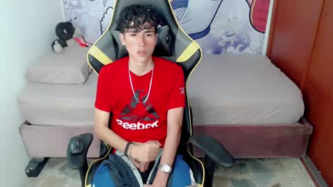 Snapshot of johnny_cagee chatting on January 21, 2025, 4:32 am johnny_cagee online show from January 21, 2025, 4:32 am