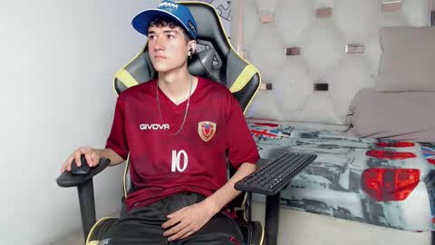 Snapshot of johnny_cagee chatting on September 10, 2025, 7:41 am johnny_cagee online show from September 10, 2025, 7:41 am