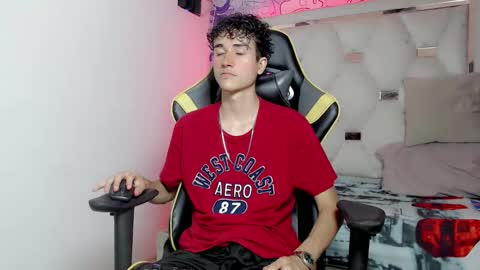 Snapshot of johnny_cagee chatting on October 2, 2025, 4:41 am johnny_cagee online show from October 2, 2025, 4:41 am