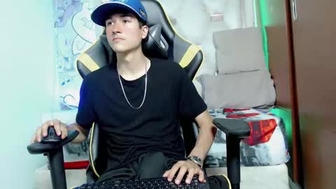 Snapshot of johnny_cagee chatting on October 8, 2025, 6:44 am johnny_cagee online show from October 8, 2025, 6:44 am