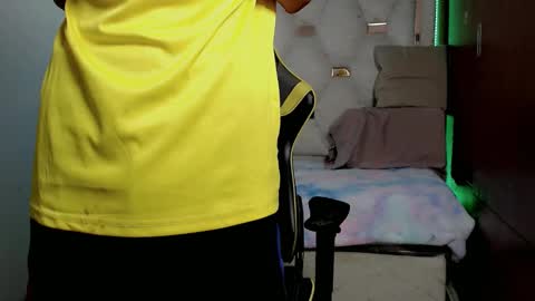 Snapshot of johnny_cagee chatting on October 20, 2025, 5:19 am johnny_cagee online show from October 20, 2025, 5:19 am