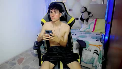 Snapshot of johnny_cagee chatting on November 21, 2025, 6:01 am johnny_cagee online show from November 21, 2025, 6:01 am