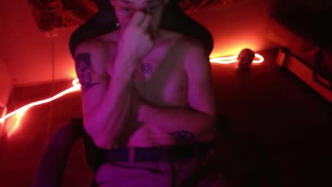 Snapshot of johnny_positive chatting on November 15, 2025, 4:10 am Johnny online show from November 15, 2025, 4:10 am