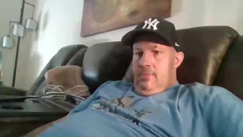 Snapshot of johnnycb7 chatting on October 27, 2025, 4:55 pm johnnycb7 online show from October 27, 2025, 4:55 pm