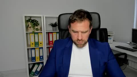 johnnydough82 online show from December 12, 2024, 8:47 am