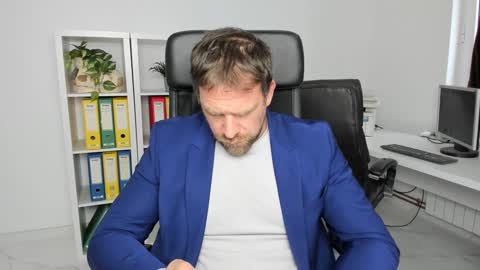 johnnydough82 online show from December 13, 2024, 8:41 am