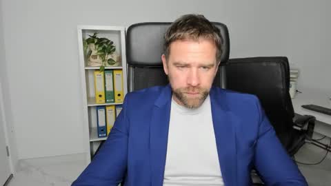 johnnydough82 online show from December 15, 2024, 5:23 am