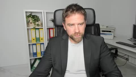 johnnydough82 online show from December 19, 2024, 4:23 am