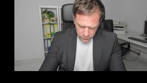 johnnydough82 online show from December 20, 2024, 5:04 am