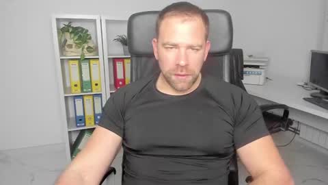 johnnydough82 online show from January 2, 2025, 6:07 am