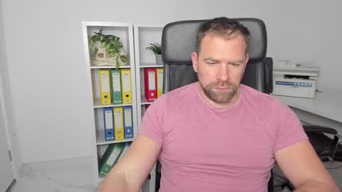 johnnydough82 online show from January 9, 2025, 5:02 am