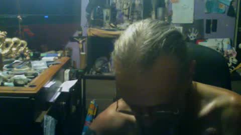 Snapshot of johnnyshung1 chatting on September 12, 2025, 9:53 am johnnyshung1 online show from September 12, 2025, 9:53 am