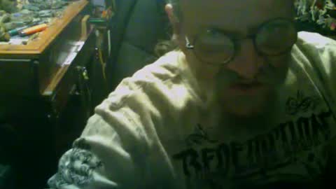 Snapshot of johnnyshung1 chatting on November 3, 2025, 11:44 am johnnyshung1 online show from November 3, 2025, 11:44 am