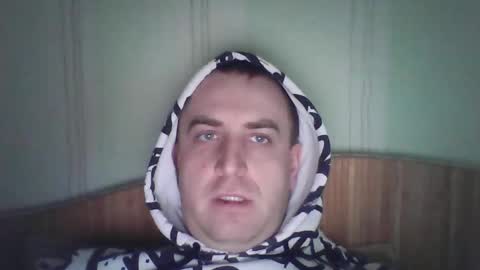 Snapshot of johnoreon chatting on December 14, 2025, 9:36 am johnoreon online show from December 14, 2025, 9:36 am