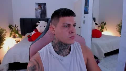 Snapshot of johny_multicum chatting on October 10, 2025, 4:06 pm Johny online show from October 10, 2025, 4:06 pm