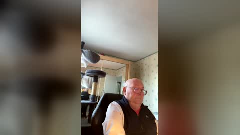 jojo60000529566 online show from December 17, 2025, 3:18 pm