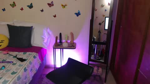 Jolie Mature online show from December 6, 2024, 10:52 pm