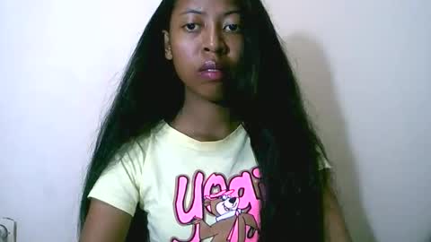 joliekah27 online show from November 12, 2025, 8:41 pm