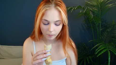Snapshot of jolly_bean chatting on January 15, 2025, 5:40 am Polly online show from January 15, 2025, 5:40 am
