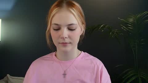 Snapshot of jolly_bean chatting on February 2, 2025, 2:17 am Polly online show from February 2, 2025, 2:17 am