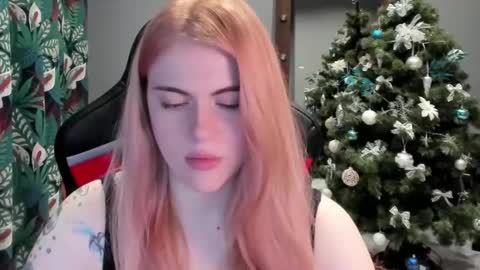 Snapshot of jolly_doll_ chatting on December 28, 2024, 2:43 am Jolly online show from December 28, 2024, 2:43 am