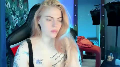 Snapshot of jolly_doll_ chatting on January 10, 2025, 3:07 am Jolly online show from January 10, 2025, 3:07 am