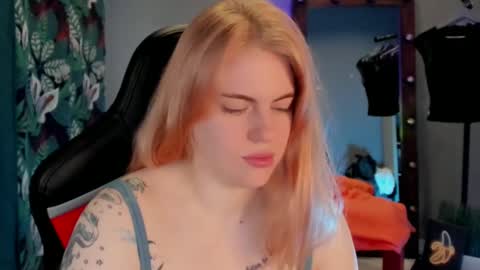 Snapshot of jolly_doll_ chatting on January 13, 2025, 2:50 am Jolly online show from January 13, 2025, 2:50 am