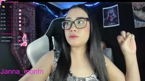 Snapshot of jonathanrwick chatting on November 9, 2025, 3:05 am Janna online show from November 9, 2025, 3:05 am