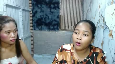 jonna2568 online show from November 21, 2025, 5:44 pm