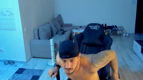 jonnyporn1 online show from November 2, 2025, 9:17 pm