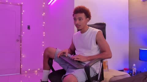 Snapshot of jordan_love7 chatting on January 23, 2025, 1:35 pm jordan online show from January 23, 2025, 1:35 pm