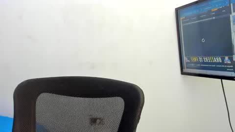 Snapshot of jordan_love7 chatting on February 28, 2025, 7:03 pm jordan online show from February 28, 2025, 7:03 pm