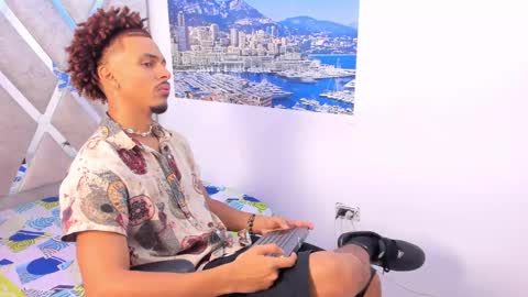 Snapshot of jordan_love7 chatting on September 12, 2025, 1:00 pm jordan online show from September 12, 2025, 1:00 pm