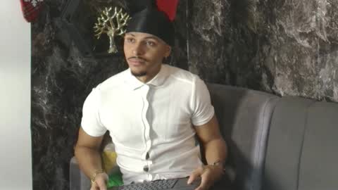 Snapshot of jordan_love7 chatting on November 29, 2025, 1:03 pm jordan online show from November 29, 2025, 1:03 pm